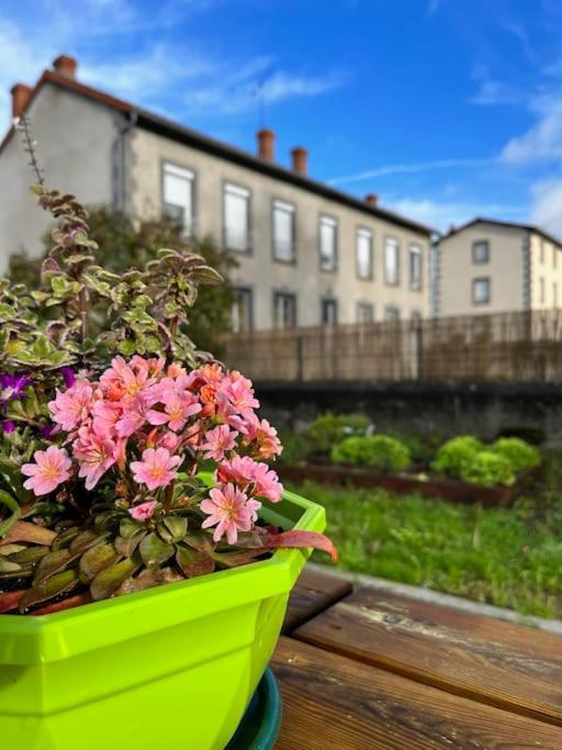 Apartament A L'Ancienne Ecole Saint-Ours  Zewnętrze zdjęcie